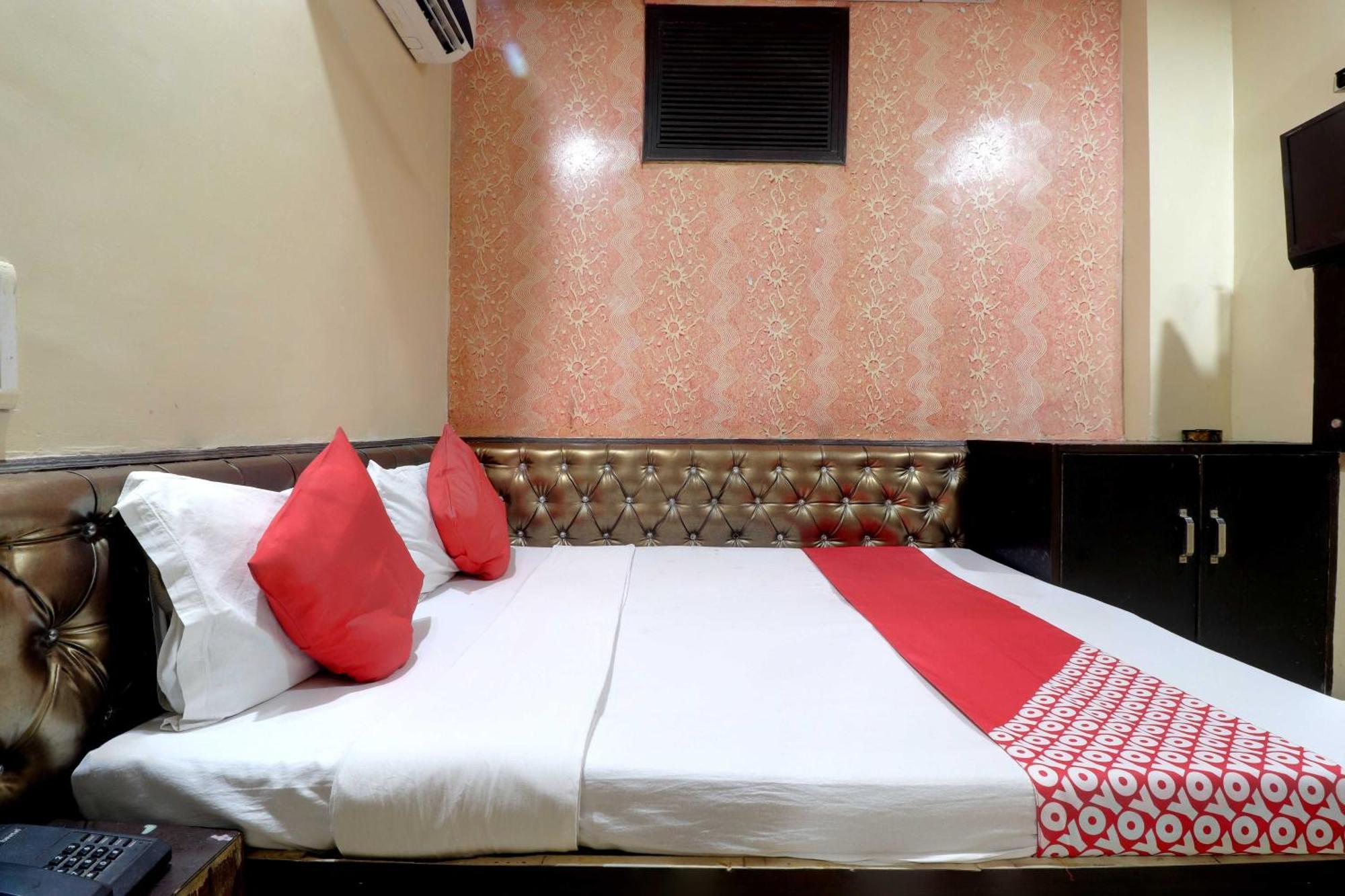 ניו דלהי Oyo Flagship 81569 The Red Rose Inn מראה חיצוני תמונה
