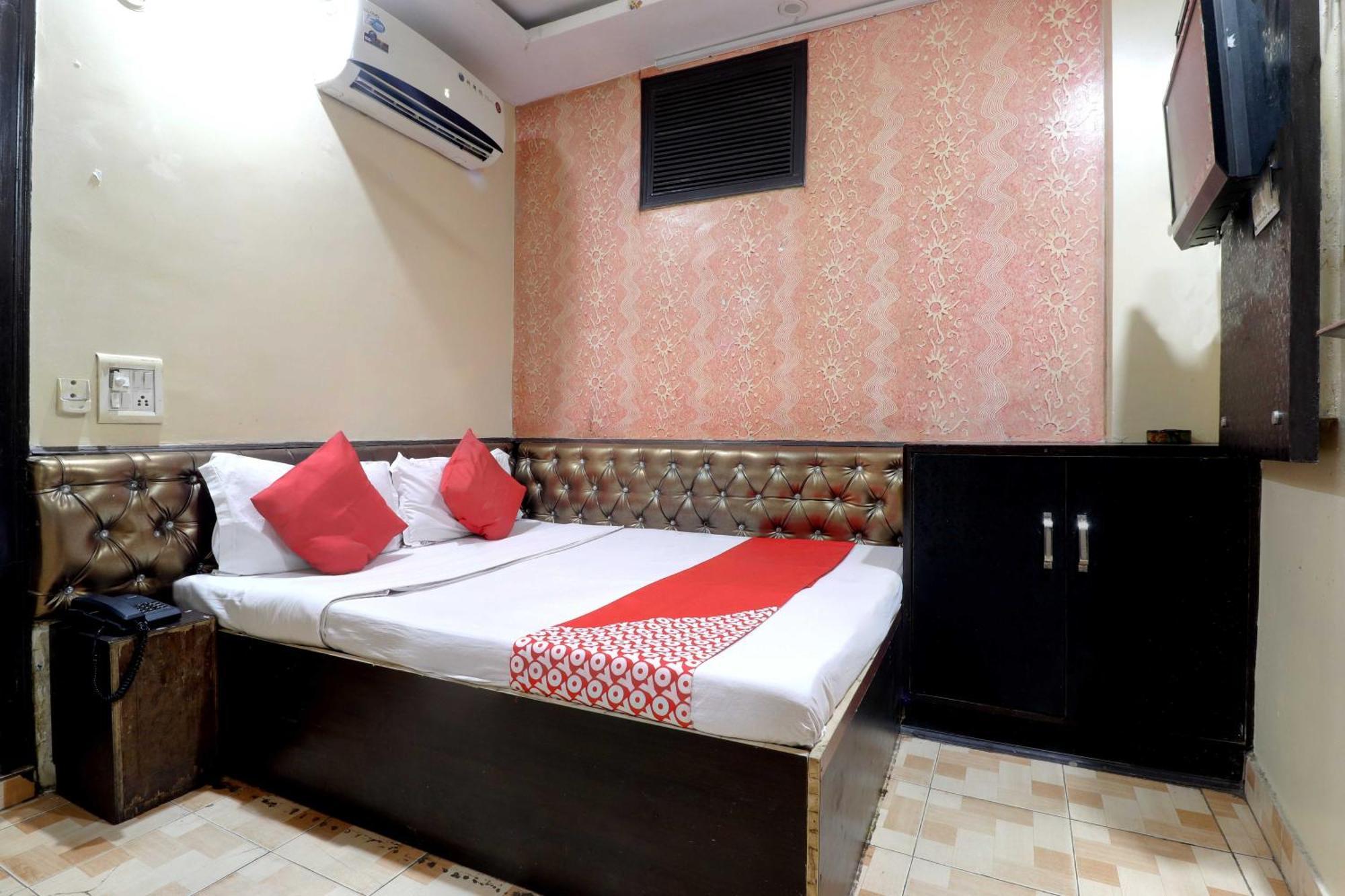 ניו דלהי Oyo Flagship 81569 The Red Rose Inn מראה חיצוני תמונה