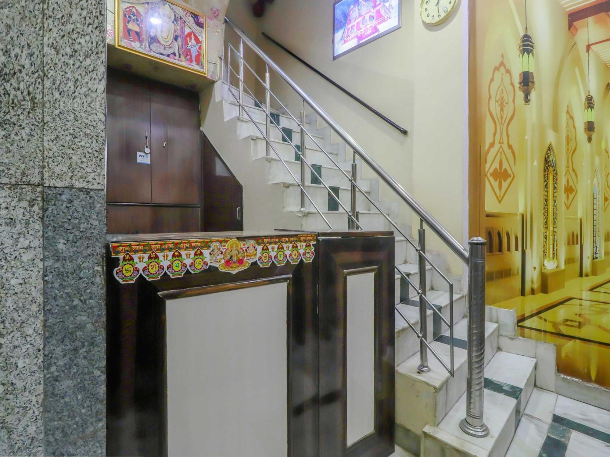 ניו דלהי Oyo Flagship 81569 The Red Rose Inn מראה חיצוני תמונה